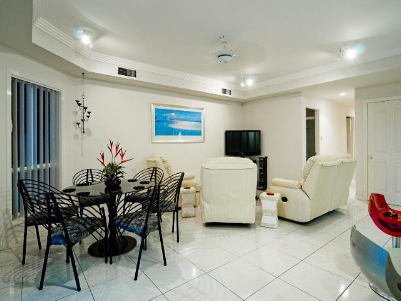 161 Pebble Beach Drive, Runaway Bay QLD 4216