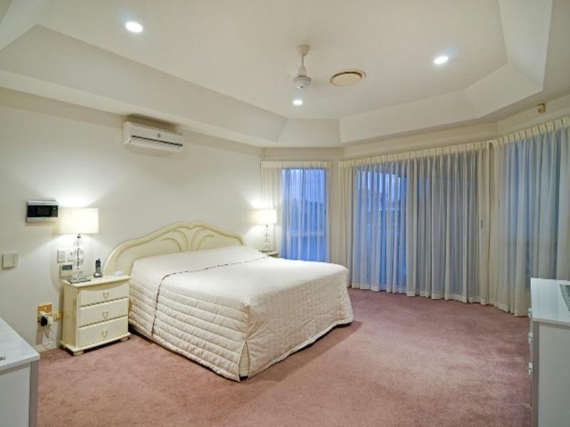 161 Pebble Beach Drive, Runaway Bay QLD 4216