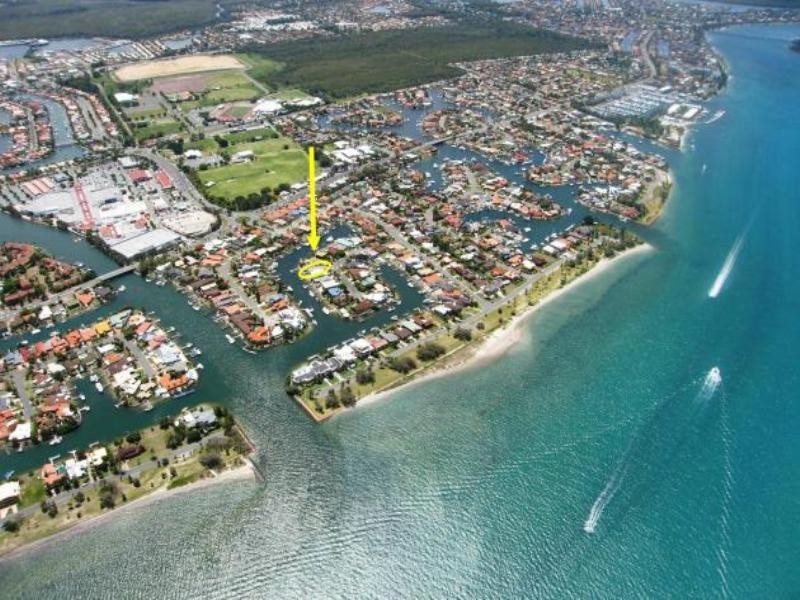 10 Huon Crescent, Runaway Bay QLD 4216