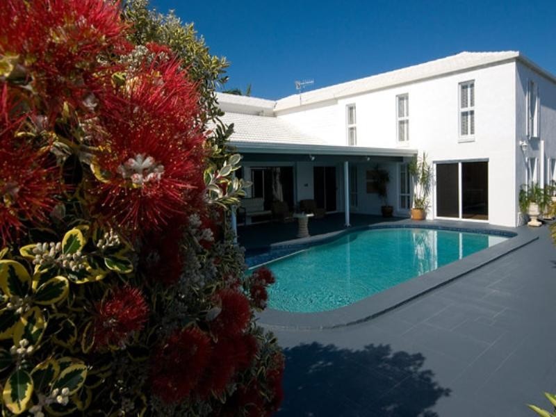 10 Huon Crescent, Runaway Bay QLD 4216