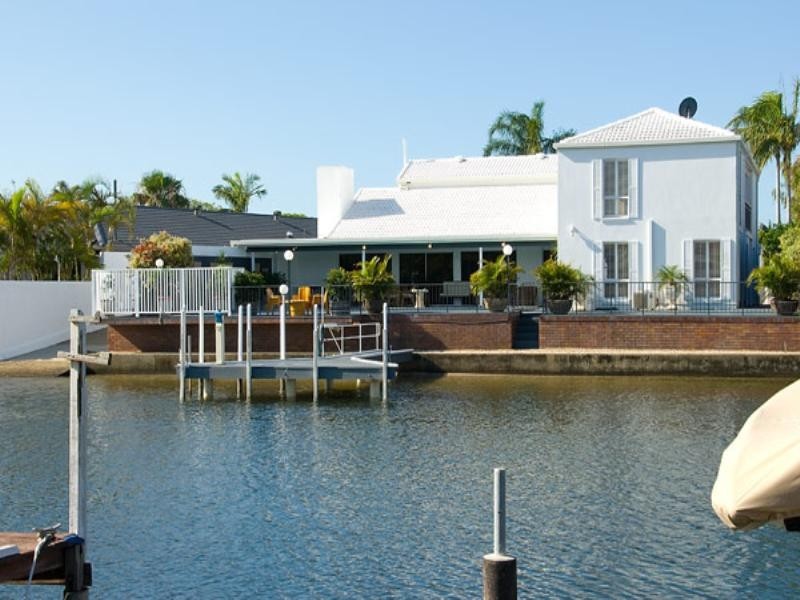 10 Huon Crescent, Runaway Bay QLD 4216