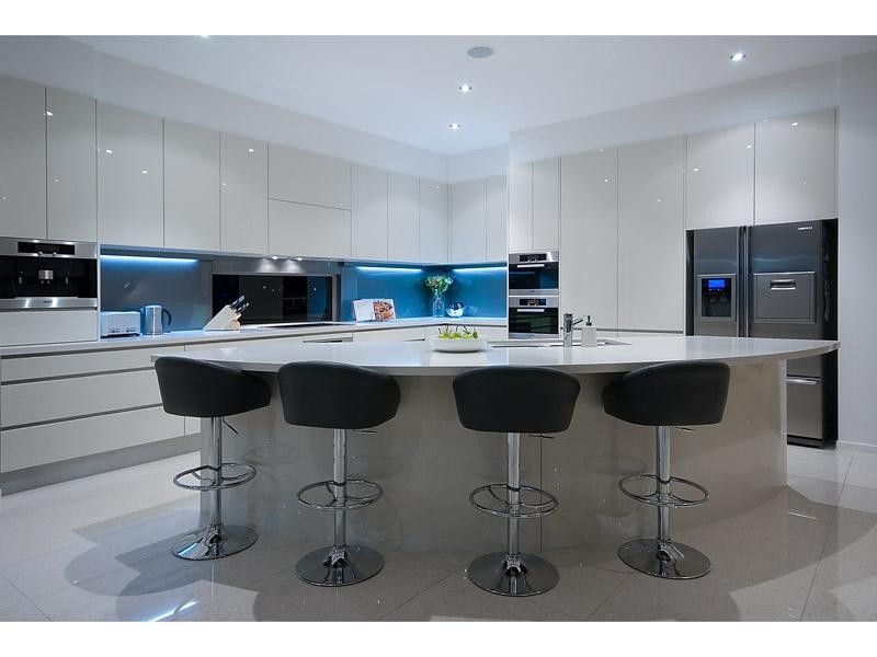 Sovereign Islands QLD 4216