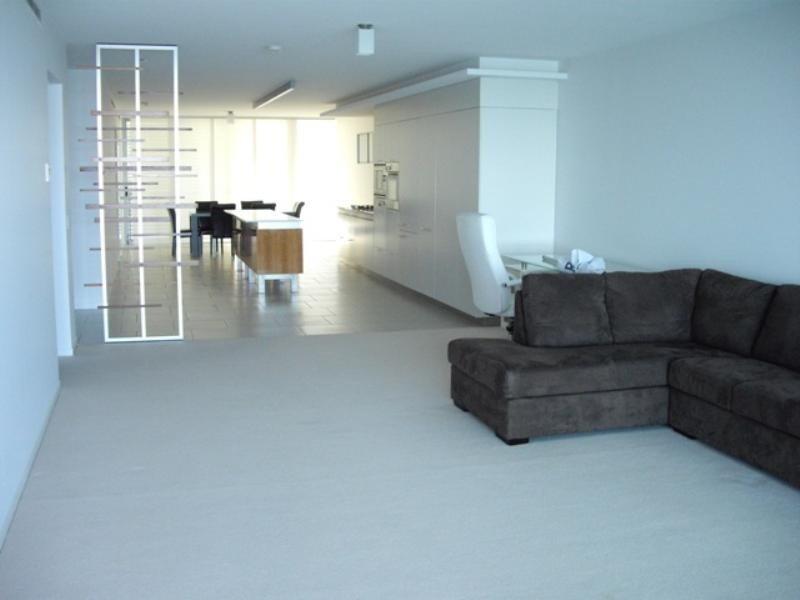 26404 Ephraim Island, Paradise Point QLD 4216