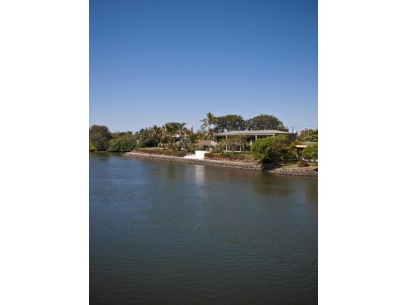 171 Monaco Street, Broadbeach Waters QLD 4218