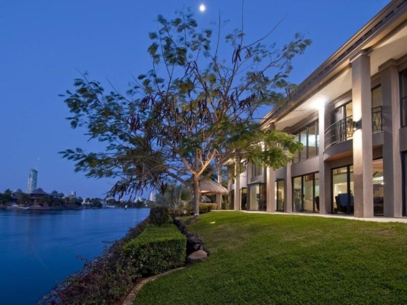 171 Monaco Street, Broadbeach Waters QLD 4218