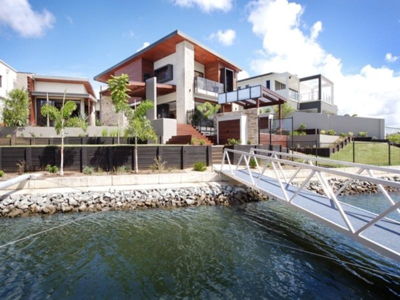 37 Quayside Drive, Helensvale QLD 4212