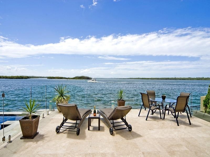 Sovereign Islands QLD 4216