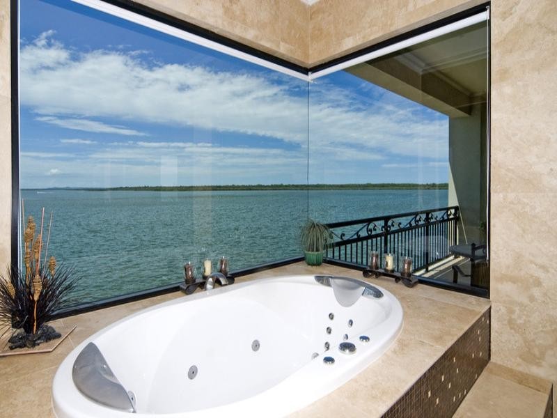 Sovereign Islands QLD 4216