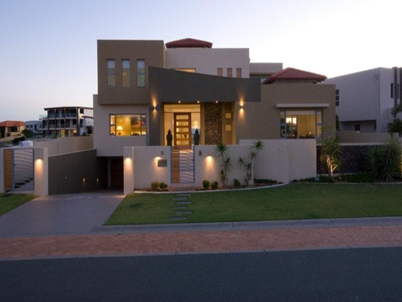 5 Royal Albert Crescent, Sovereign Islands QLD 4216