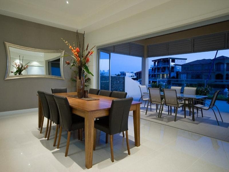 5 Royal Albert Crescent, Sovereign Islands QLD 4216