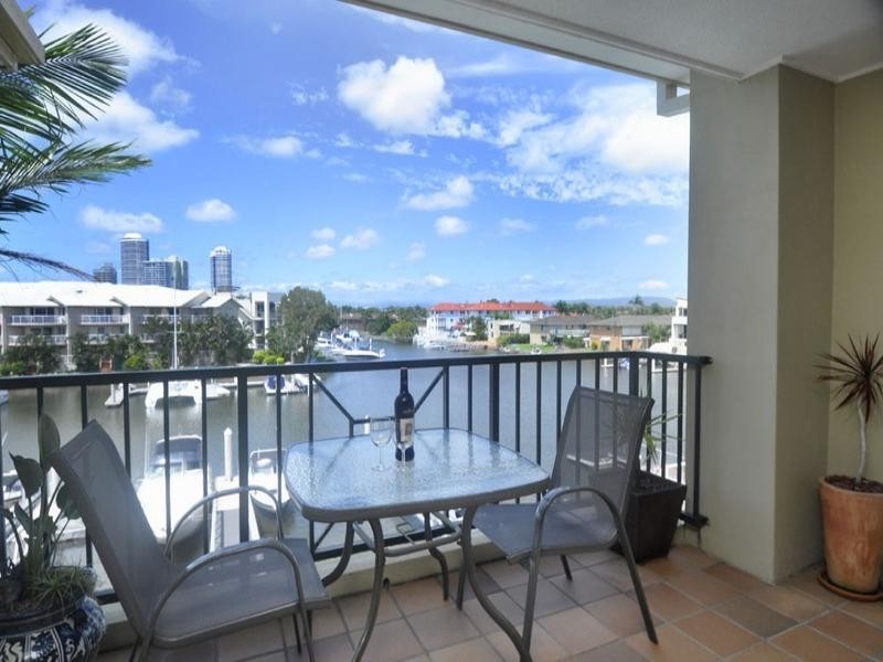 22/18 Jennifer Avenue, Runaway Bay QLD 4216