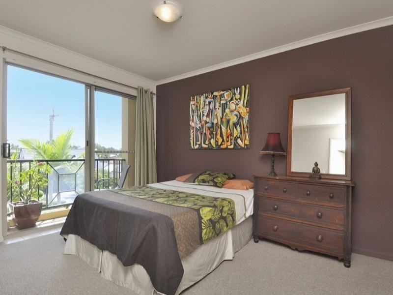 22/18 Jennifer Avenue, Runaway Bay QLD 4216