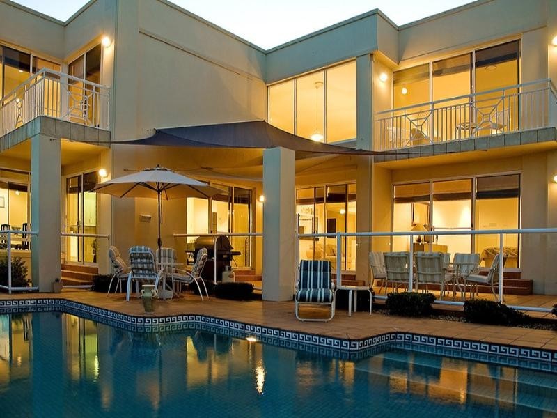 Paradise Point QLD 4216