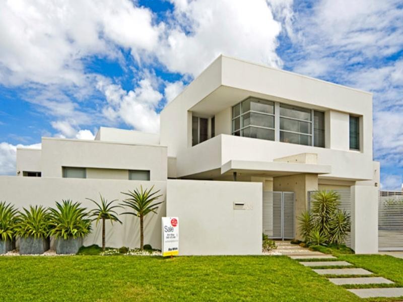 33 Knightsbridge Parade East, Paradise Point QLD 4216