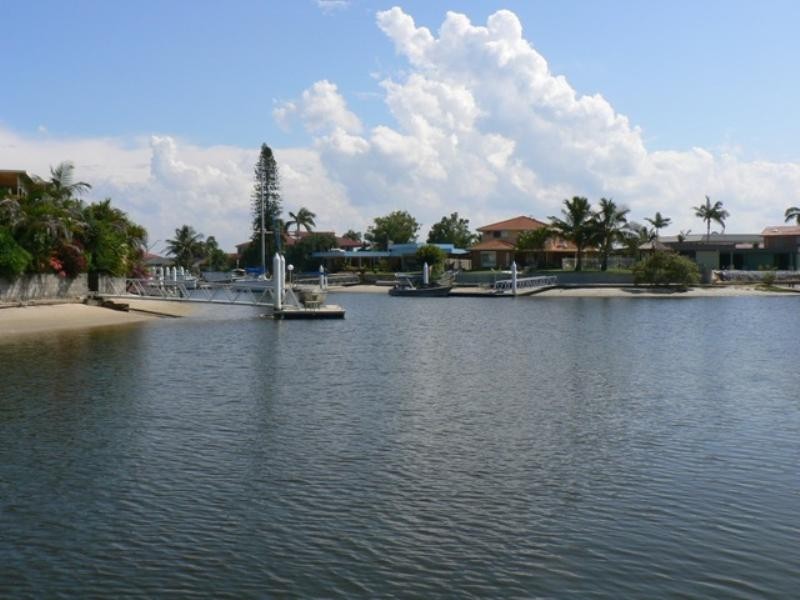 16 Dobel Avenue, Paradise Point QLD 4216