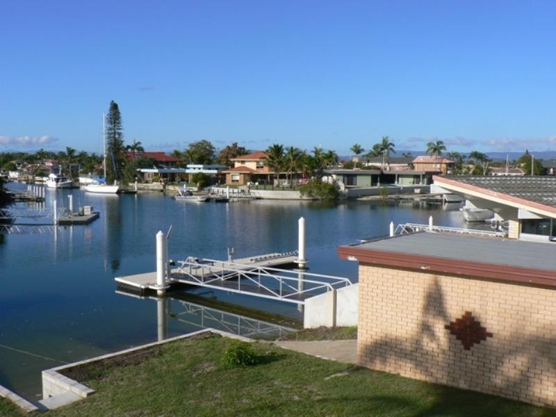 16 Dobel Avenue, Paradise Point QLD 4216