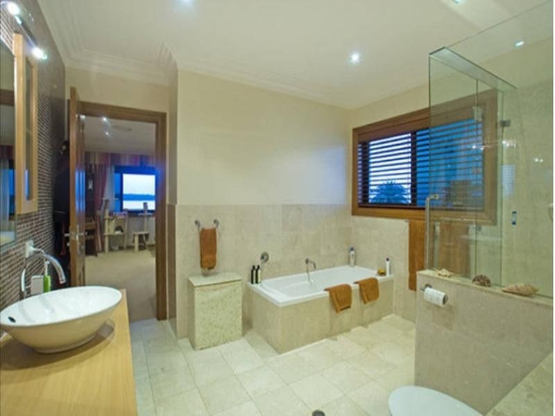 Paradise Point QLD 4216