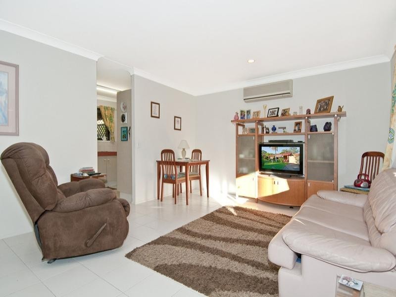 8/31 Thrush Avenue, Paradise Point QLD 4216