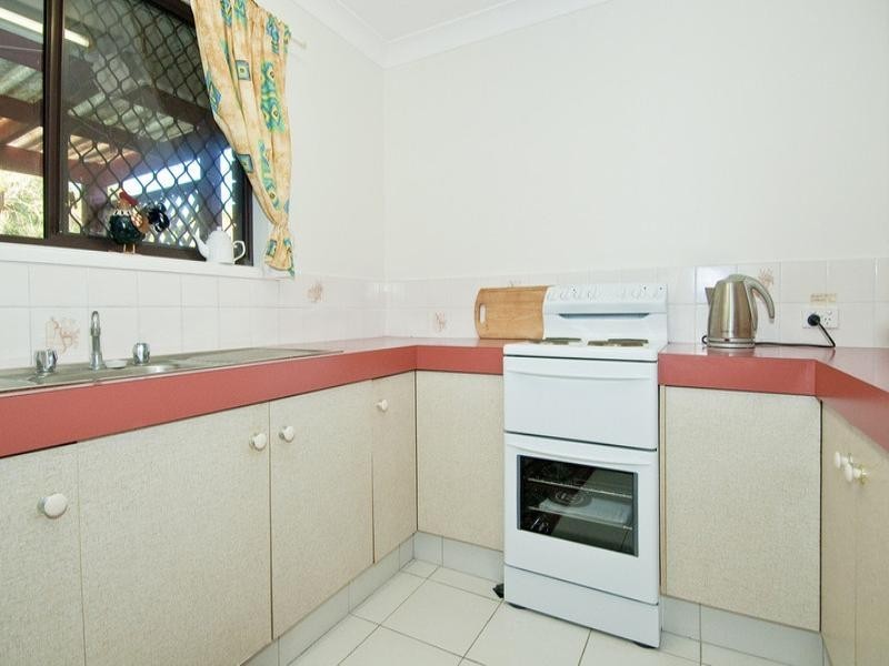 8/31 Thrush Avenue, Paradise Point QLD 4216