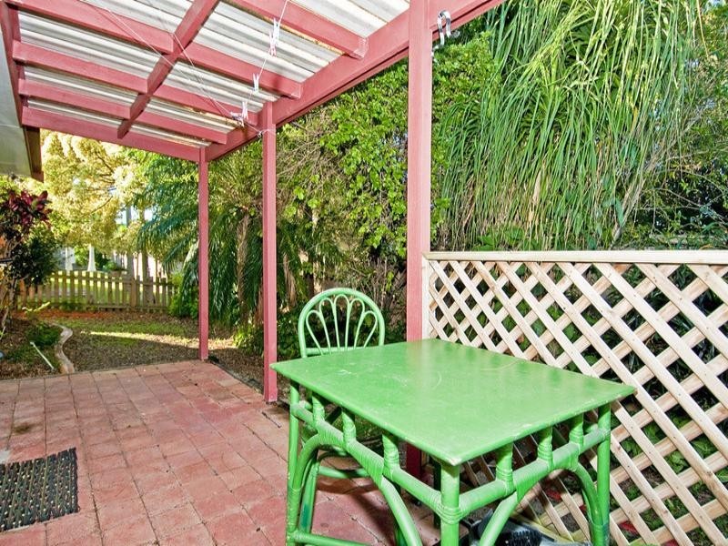 8/31 Thrush Avenue, Paradise Point QLD 4216