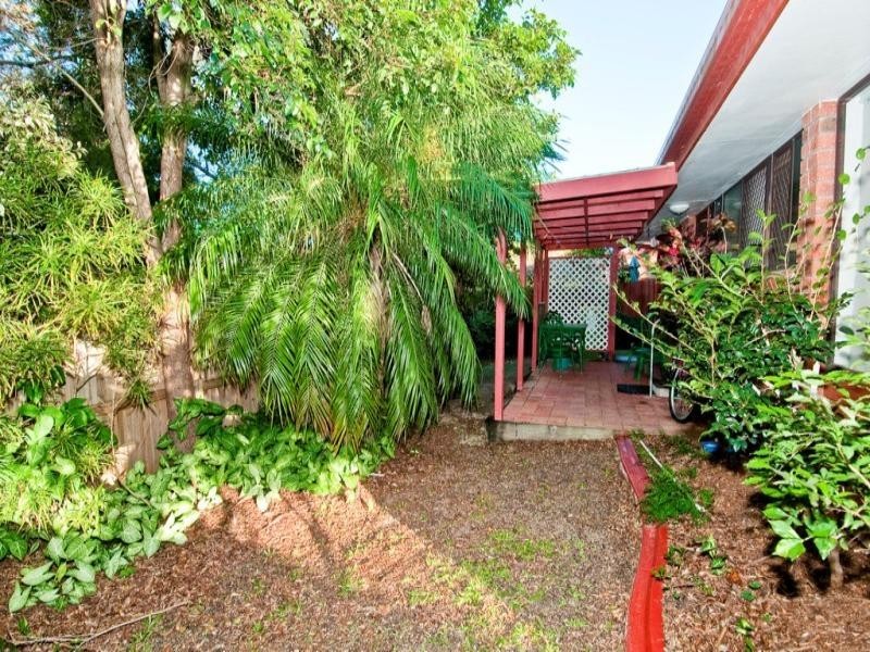 8/31 Thrush Avenue, Paradise Point QLD 4216