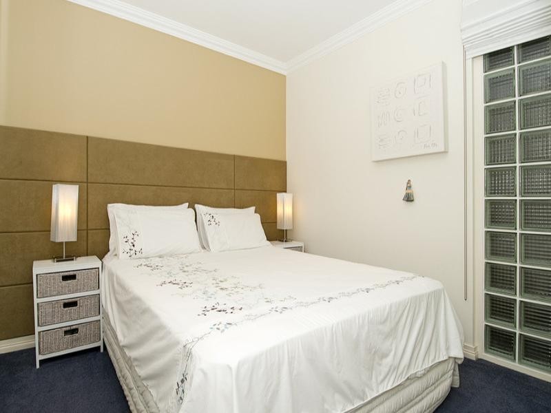 602/212 Marine Parade, Labrador QLD 4215