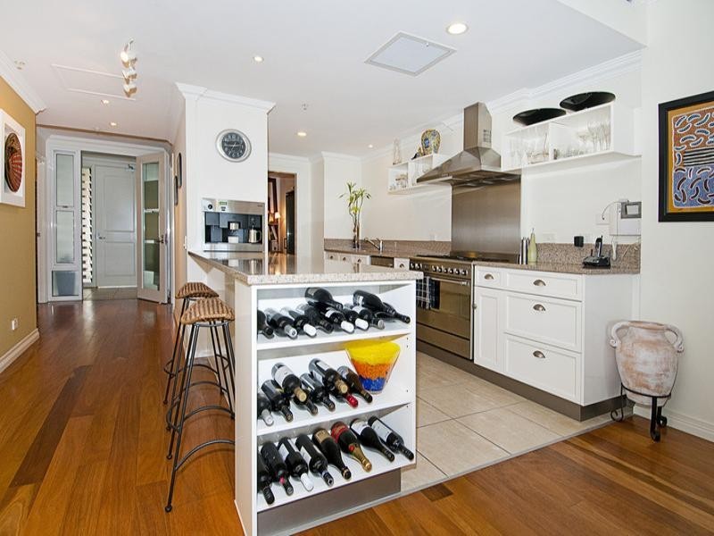 602/212 Marine Parade, Labrador QLD 4215