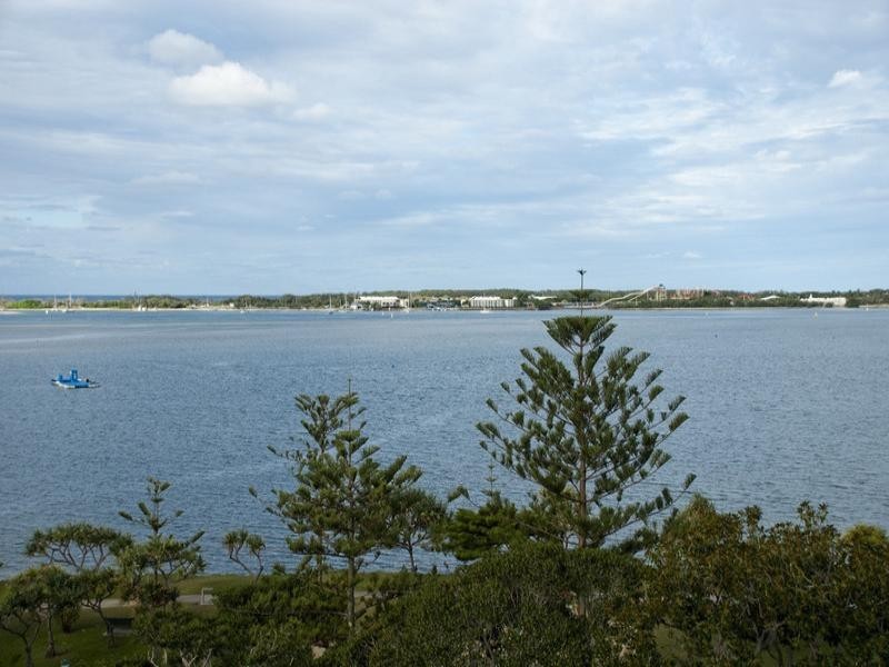 602/212 Marine Parade, Labrador QLD 4215