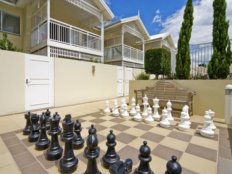 602/212 Marine Parade, Labrador QLD 4215