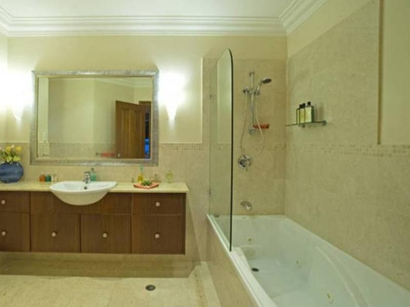 Paradise Point QLD 4216