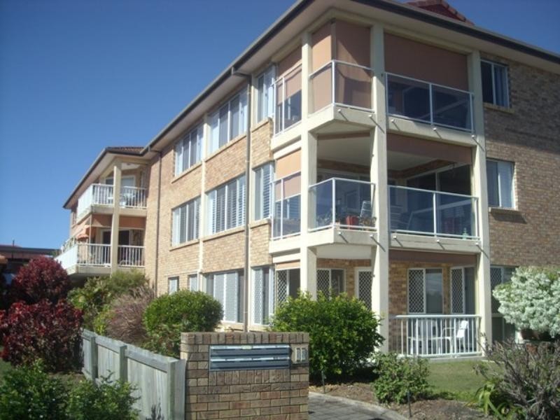 15 Esplanade West, Paradise Point QLD 4216