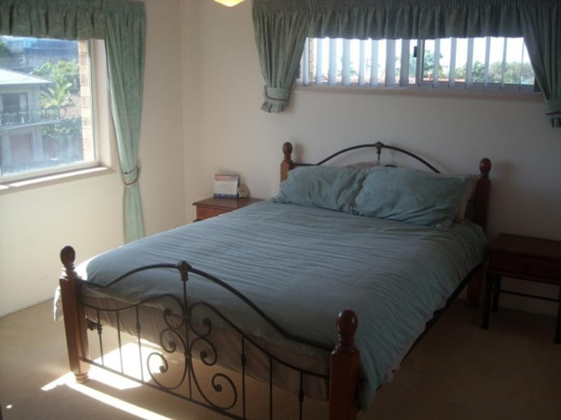 15 Esplanade West, Paradise Point QLD 4216