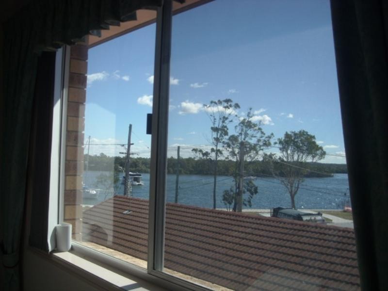 15 Esplanade West, Paradise Point QLD 4216