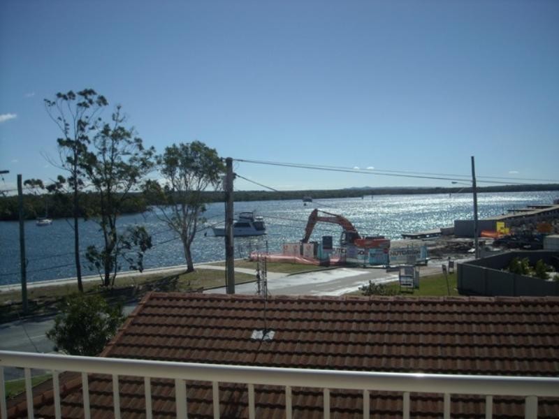 15 Esplanade West, Paradise Point QLD 4216