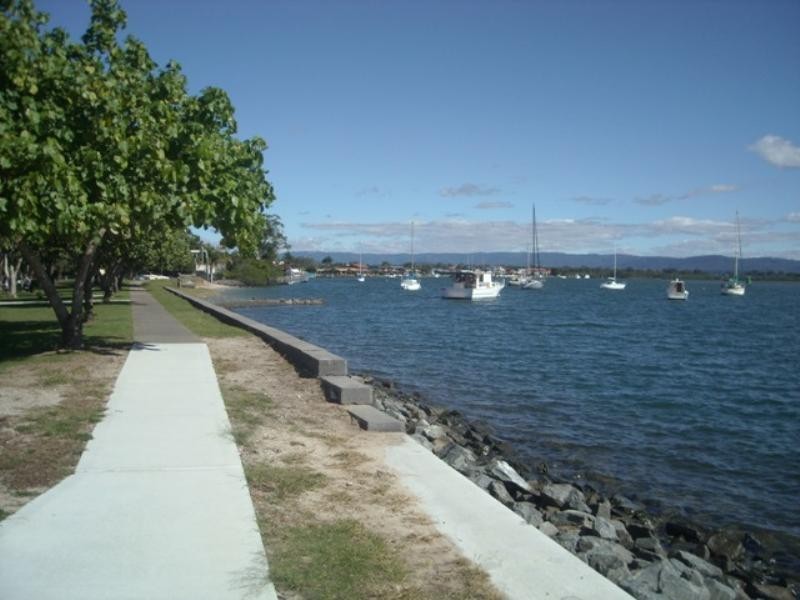 15 Esplanade West, Paradise Point QLD 4216