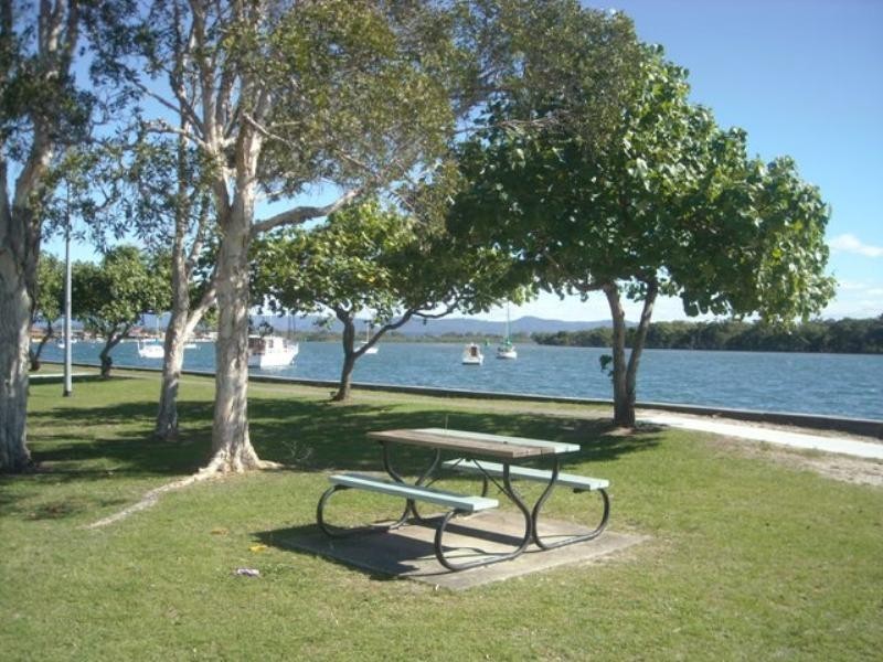 15 Esplanade West, Paradise Point QLD 4216