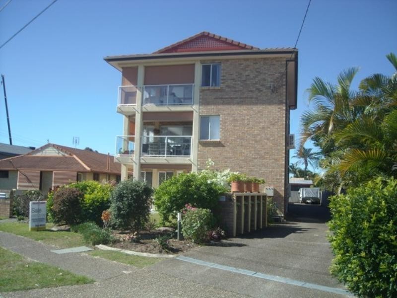 15 Esplanade West, Paradise Point QLD 4216