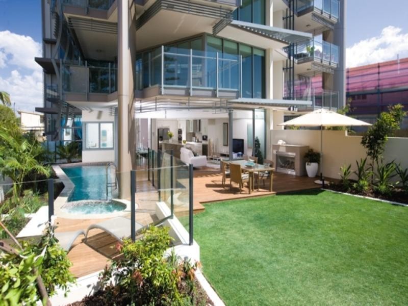 102/46-48 Pacific Parade, Kirra QLD 4225