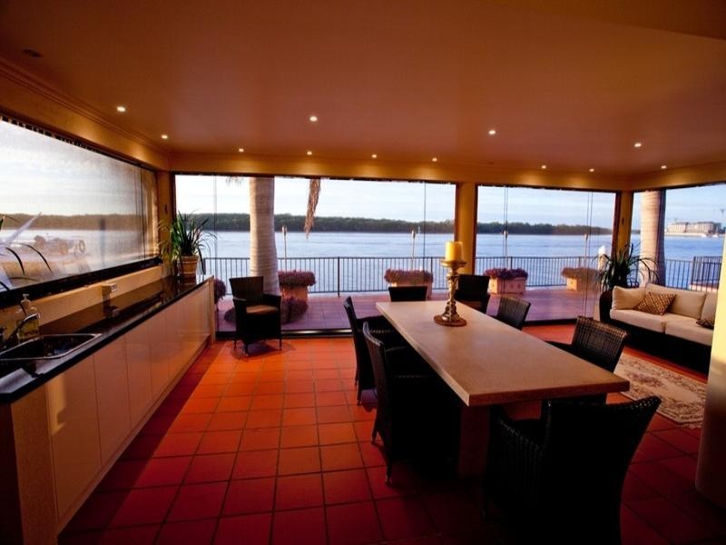 3 Arrowsmith Court, Paradise Point QLD 4216