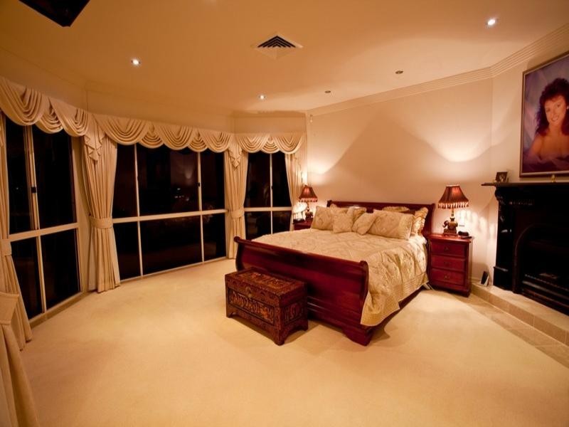 3 Arrowsmith Court, Paradise Point QLD 4216