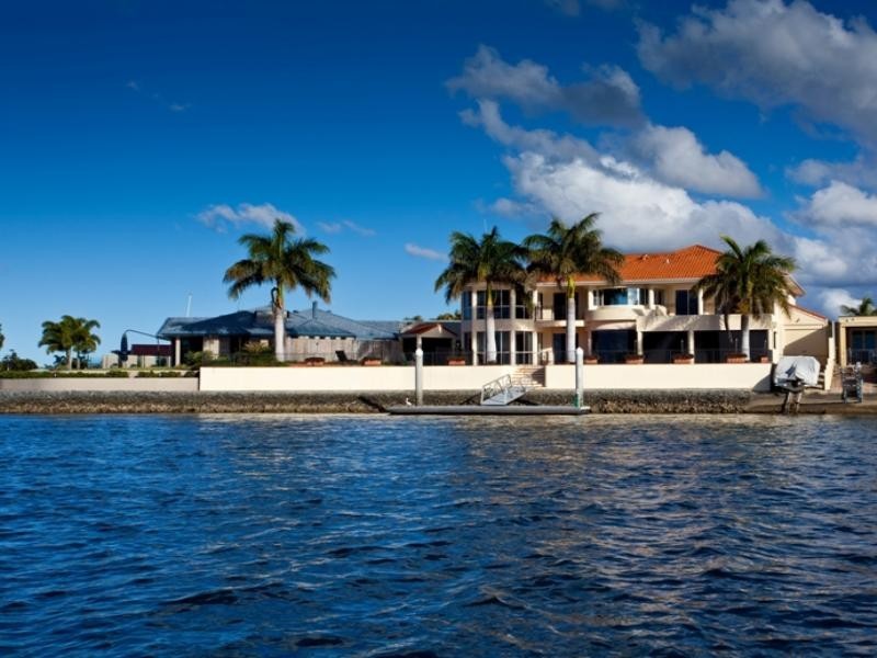 3 Arrowsmith Court, Paradise Point QLD 4216