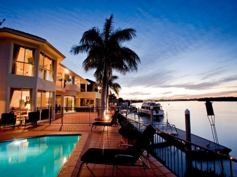 3 Arrowsmith Court, Paradise Point QLD 4216