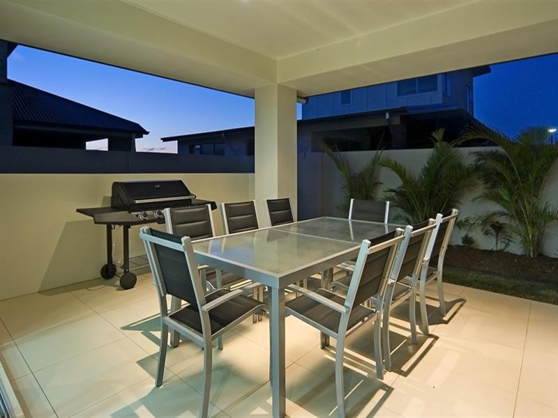 Hope Island QLD 4212