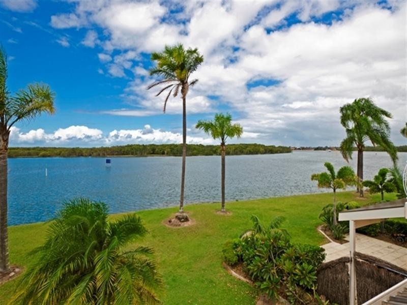 10/81 Boykambil Esplanade, Hope Island QLD 4212