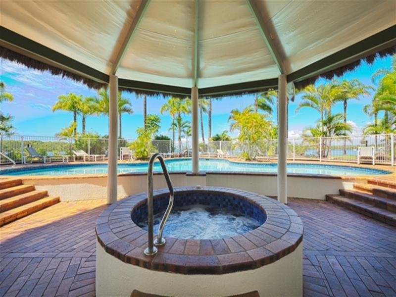 10/81 Boykambil Esplanade, Hope Island QLD 4212