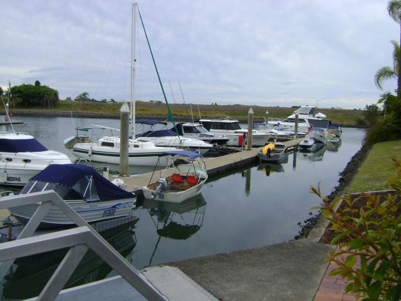 10/81 Boykambil Esplanade, Hope Island QLD 4212