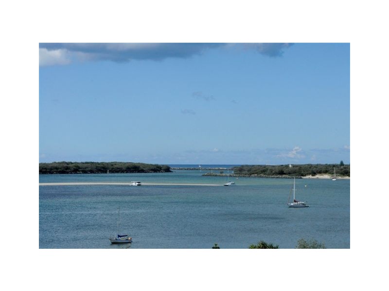 5 Bayview Street, Runaway Bay QLD 4216