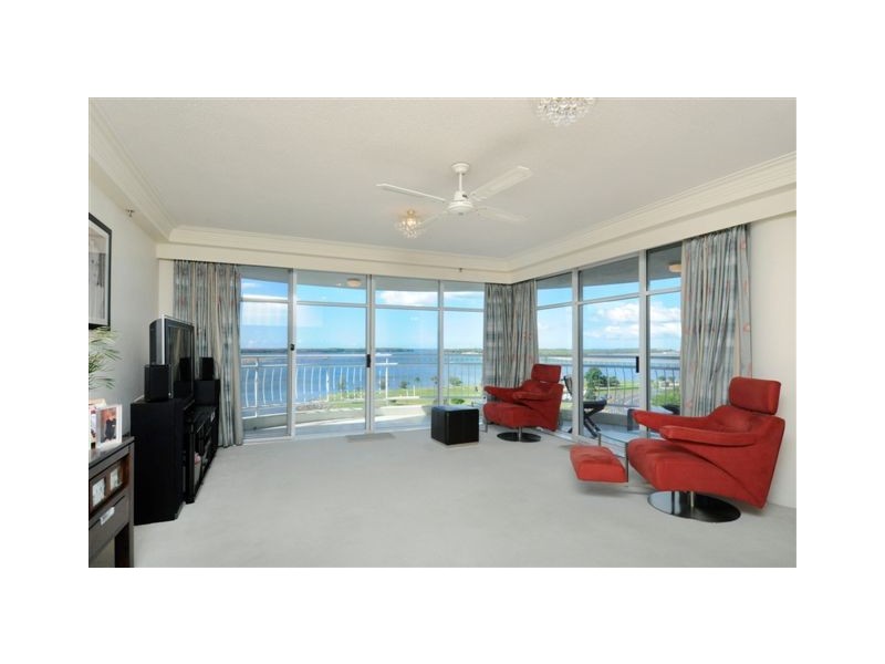 5 Bayview Street, Runaway Bay QLD 4216