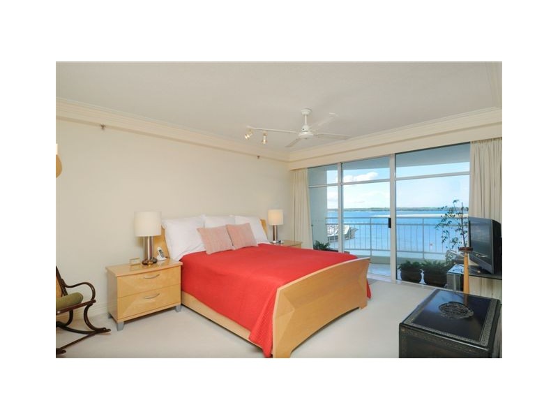 5 Bayview Street, Runaway Bay QLD 4216