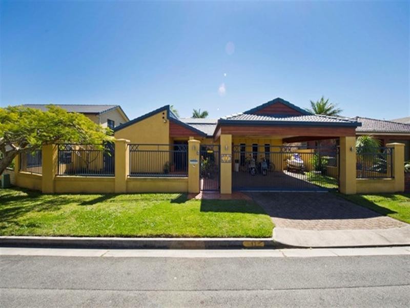 13 Beardsley Court, Paradise Point QLD 4216